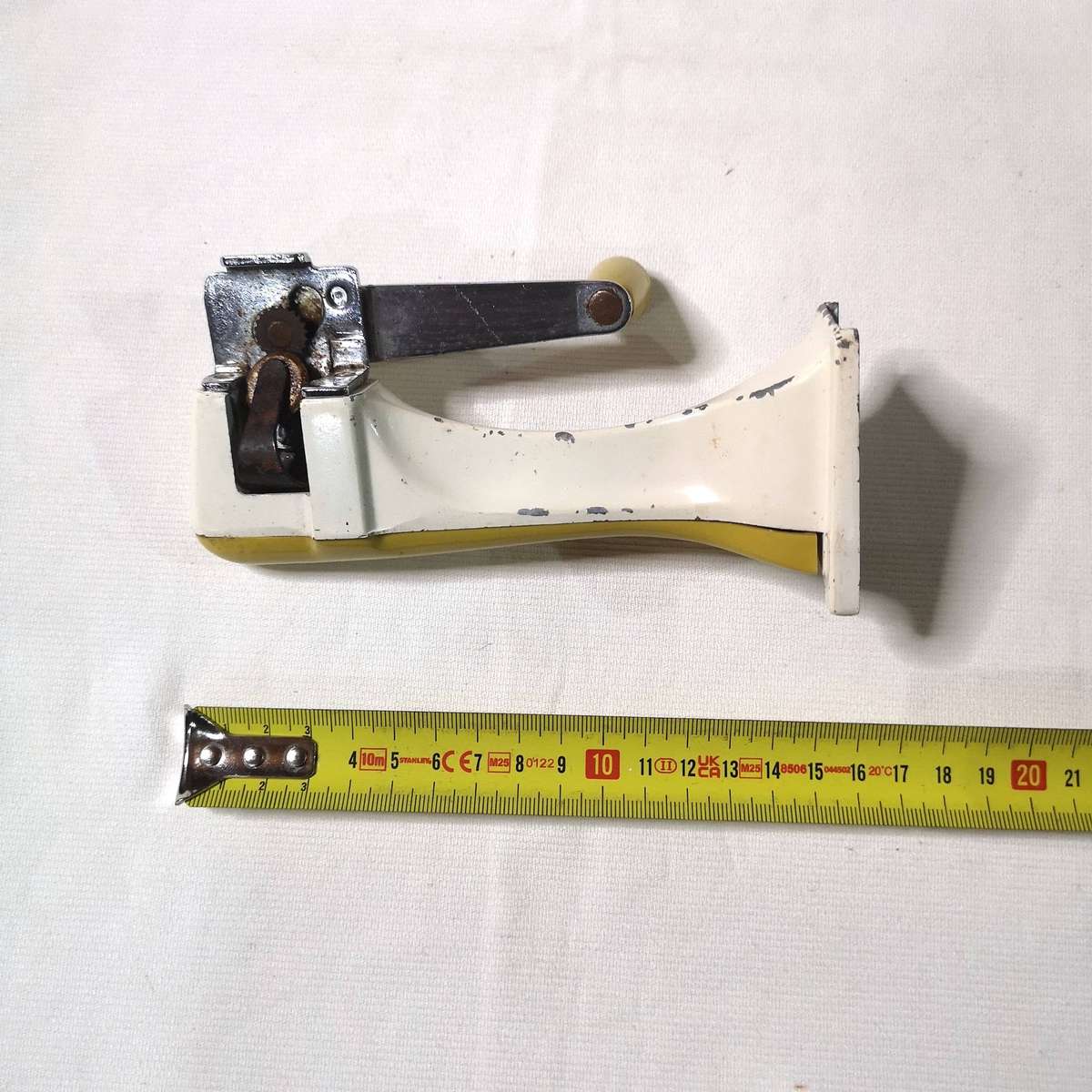 1950s Vaughan Flex Roll Champion Gold Hand Crank Can Opener