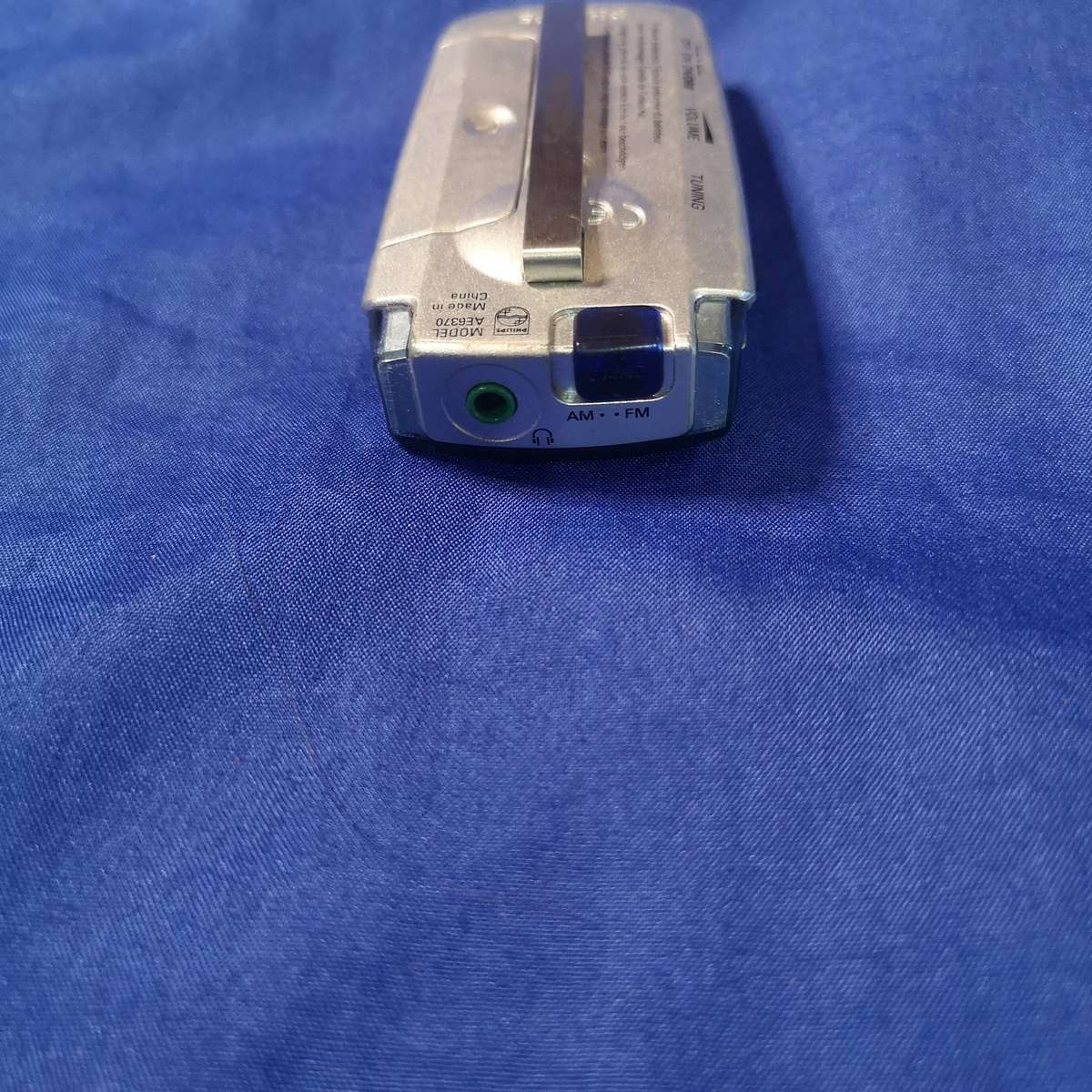 Rare vintage Philips AE6370 mini pocket analogue AM/FM stereo radio, working