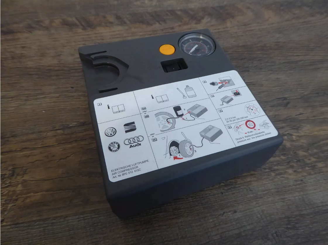 VW AUDI EMERGENCY TIRE WHEEL AIR COMPRESSOR PUMP. Original part number 8D0 012 615B