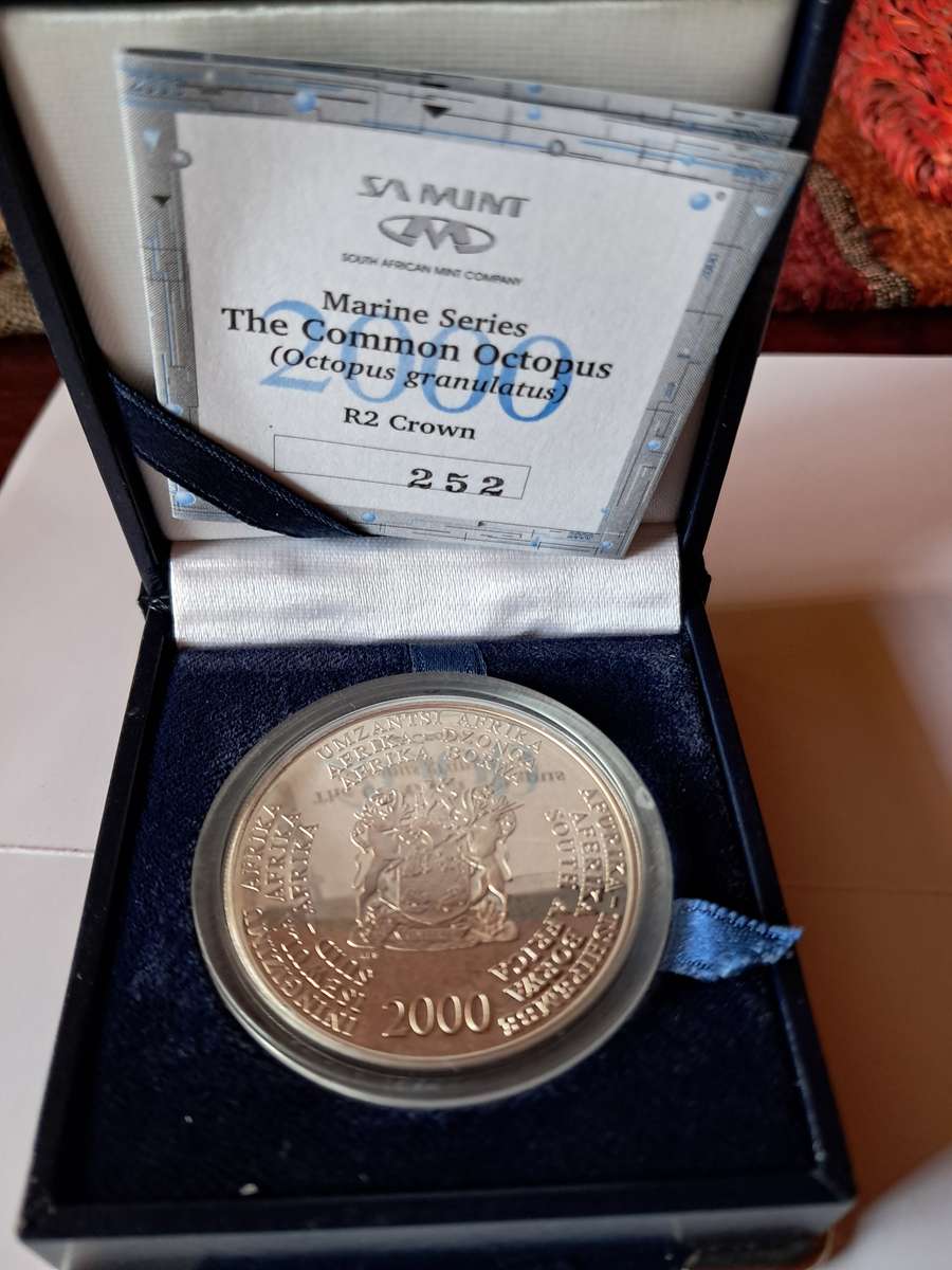 RSA: Silver R2 (1oz) Marine Series - Octopus" of 2000. Mint issue