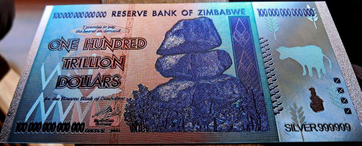 ZIMBABWE 100 TRILLION DOLLARS NOVELTY NOTE -  SILVER FOIL PLASTIC PLATED - BEAUTIFUL GIFT
