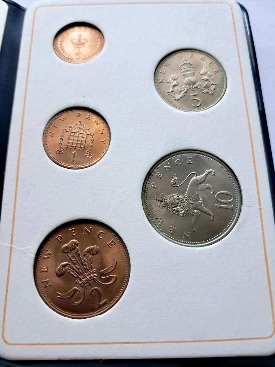BRITAIN'S FIRST DECIMAL COINS IN BOOKLET - 1971