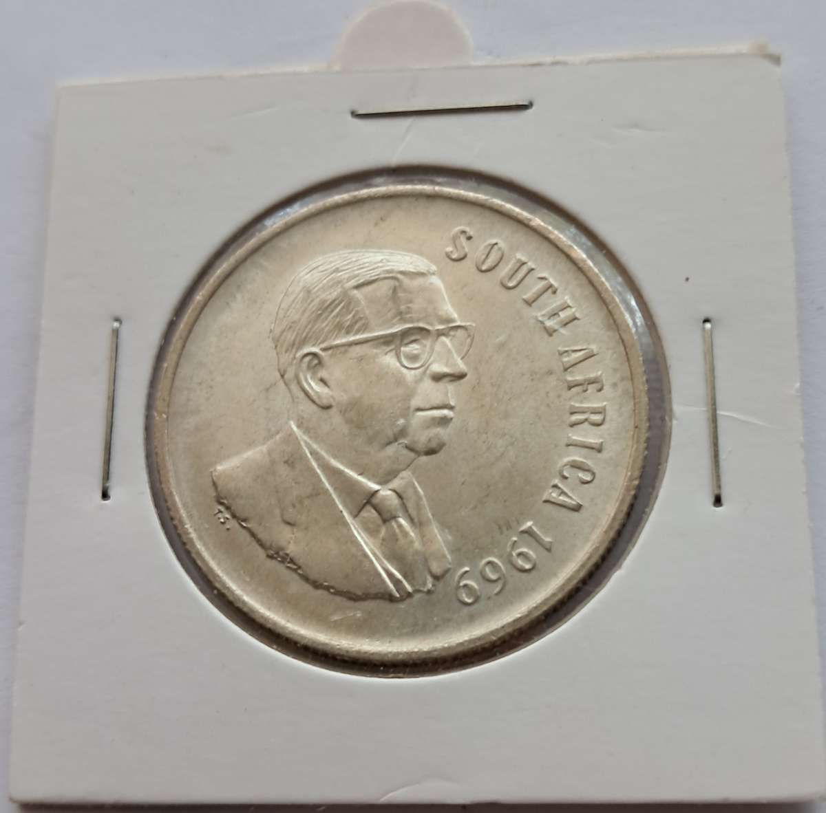 REPUBLIC OF SOUTH AFRICA - 1969 ONE RAND (ENGLISH)  UNC -IN COIN FLIP - SILVER 0.800