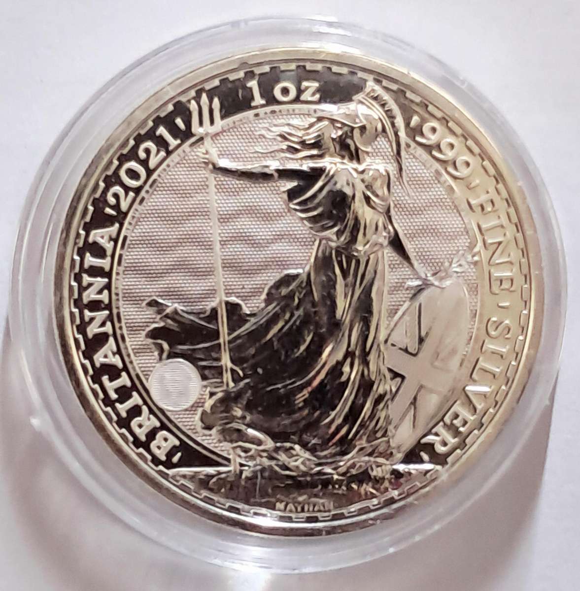 1 OZ  SILVER COIN - 2021 BRITTANIA in capsule with Queen Elizabeth