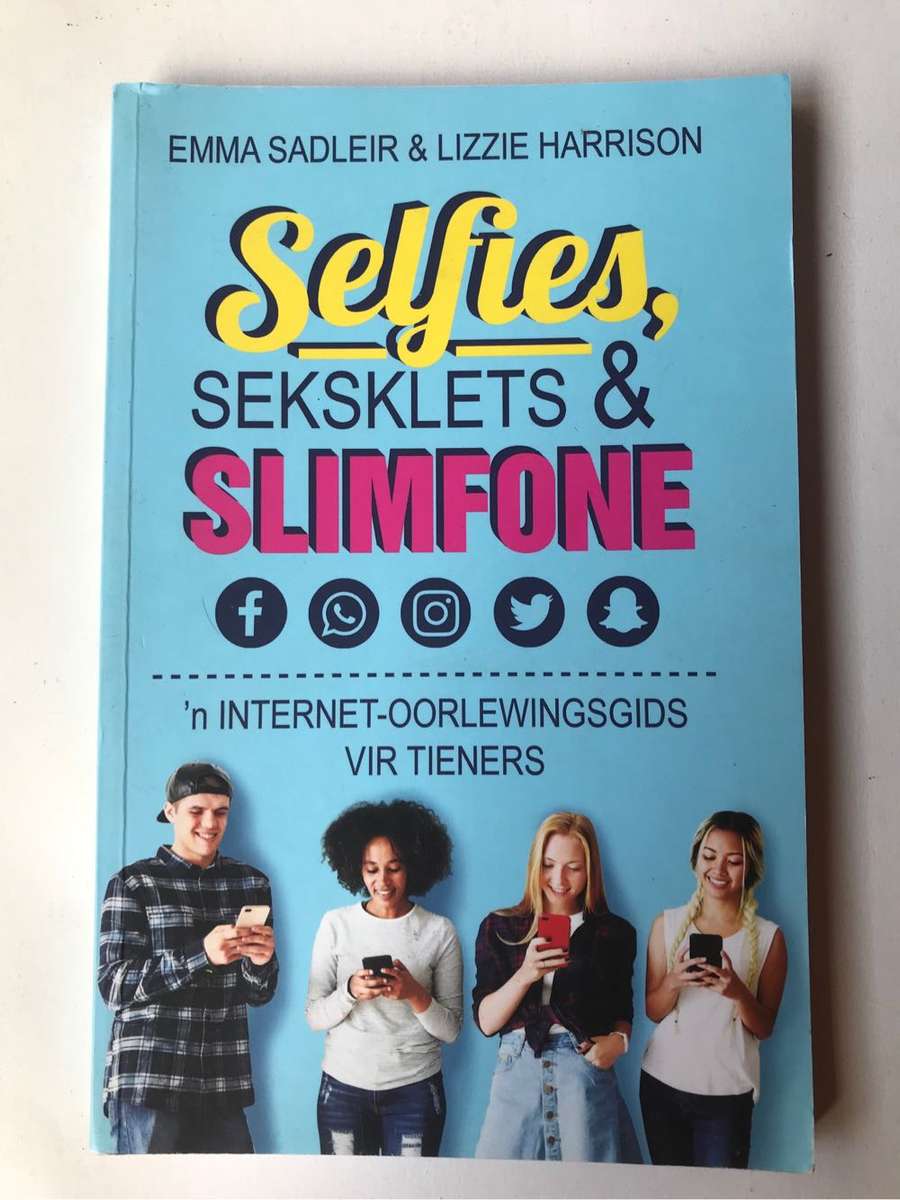 Selfies, seksklets en slimfone by Emma Saldeir and Lizzie Harrison