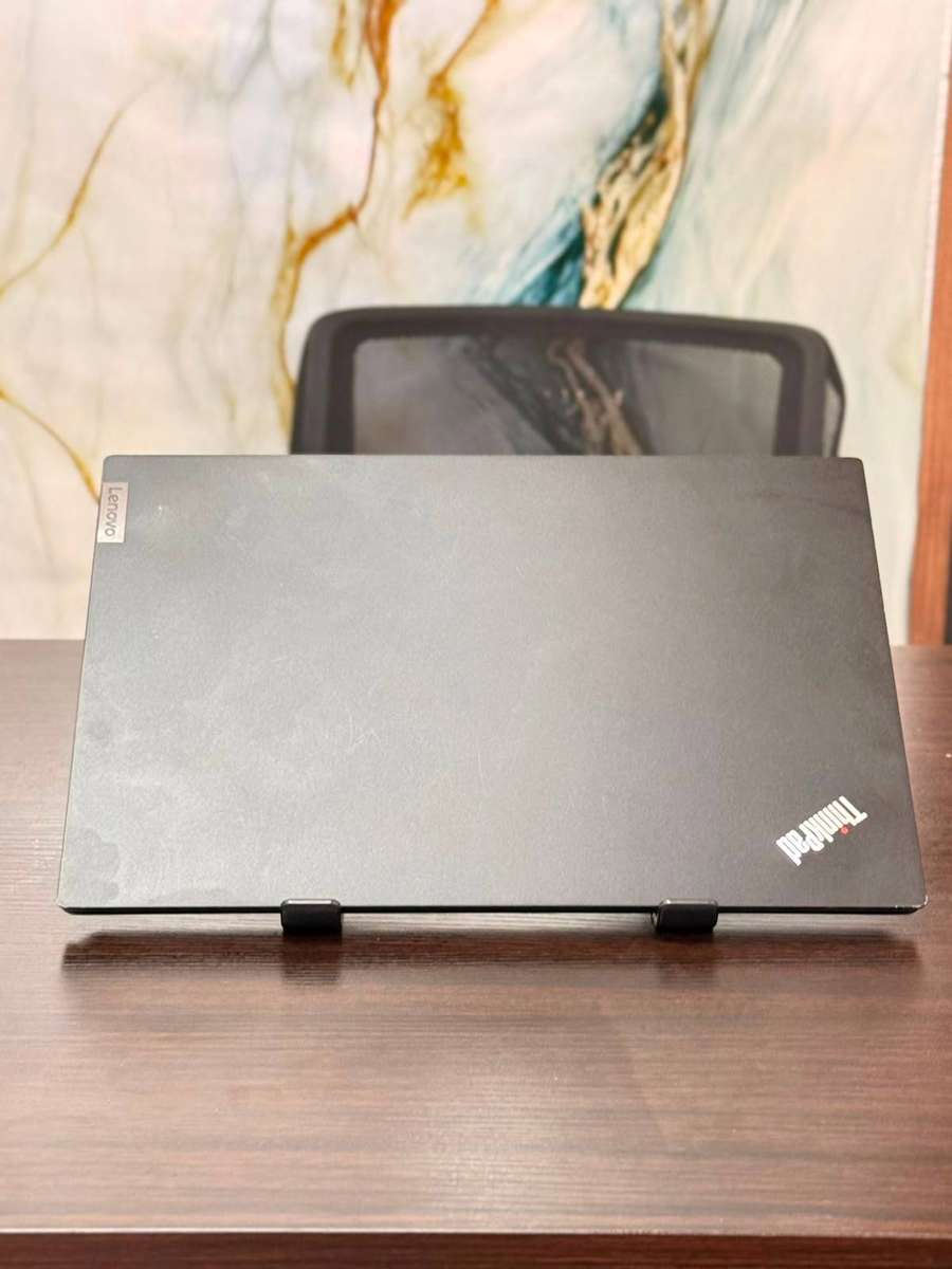 Lenovo ThinkPad E14  Processor: Intel Core i5-1135G7 (11th Gen with Intel Iris Xe Graphics 