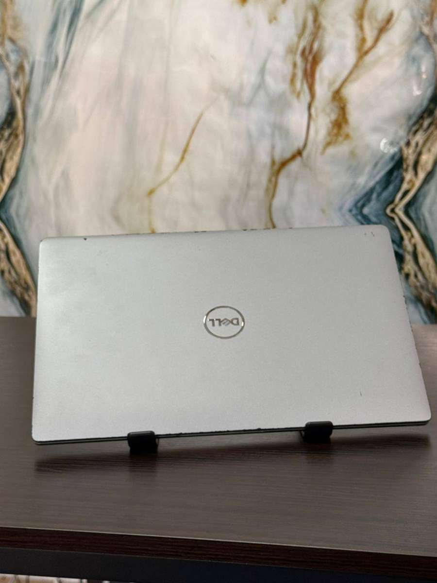 Dell Latitude 5430  12th Gen Intel Core i5-1245U processor, with Intel Xe Iris Graphics