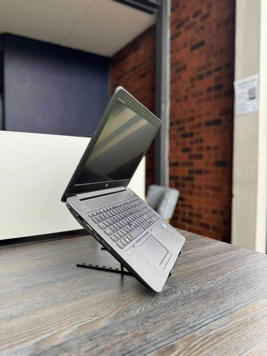 HP ZBook 15 G4 Mobilework station Intel Core i7-7820HQ quad-core processor , With Nvidia Graphics