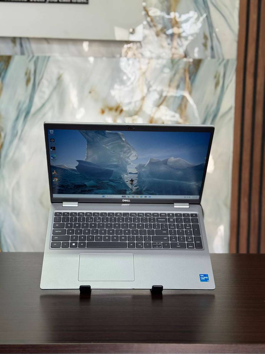 Dell Latitude 5520  11th Gen Intel Core i5-1145G7 processor with intel Xe Graphics