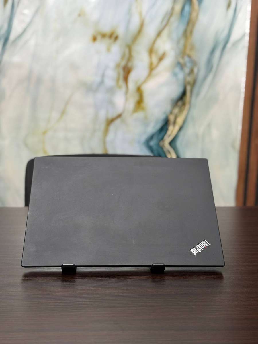 Lenovo ThinkPad T14  11th Gen Intel Core i5-1145G7 processor, with Intel Iris Xe Graphics