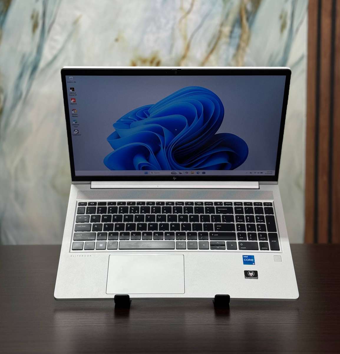 HP EliteBook 650 G9 (12th Gen i5)  12th Gen Intel Core i5-1235U with Intel Iris Xe Graphics