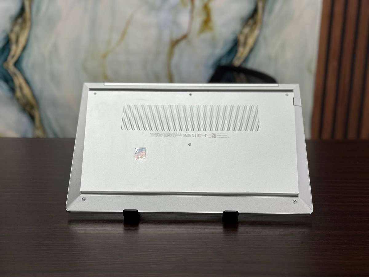 HP EliteBook 650 G9 (12th Gen i5)  12th Gen Intel Core i5-1235U with Intel Iris Xe Graphics