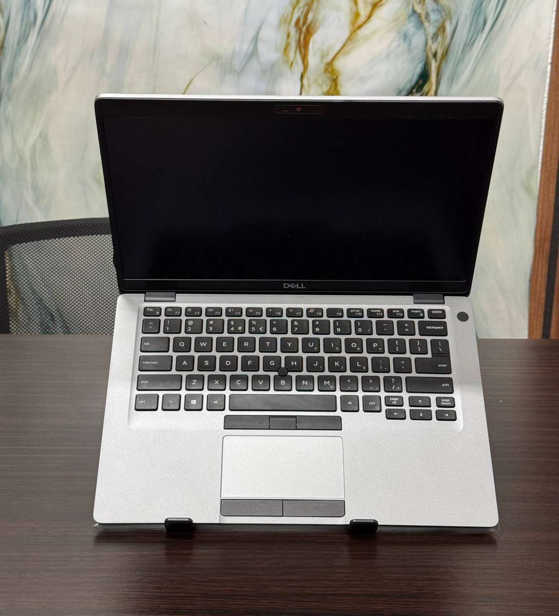 Dell Latitude 5400 8th Generation Intel Core i7vPro-8665U processor, with Intel UHD graphics