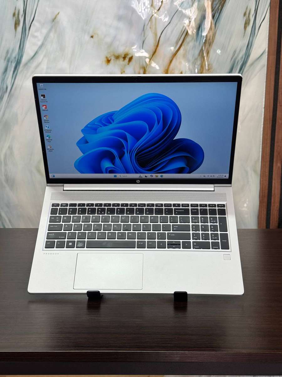 HP ProBook 650 G8  11th Gen Intel Core i5-1135G7 processor, with Intel Iris Xe Graphics