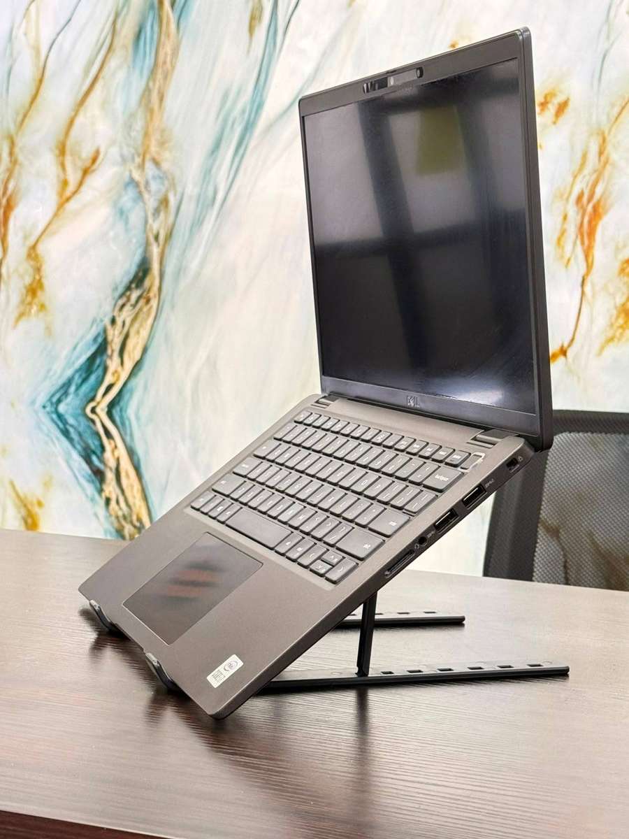 Dell Latitude 7410 - Intel Core i7-10610U , 10th Generation with Intel UHD Graphics