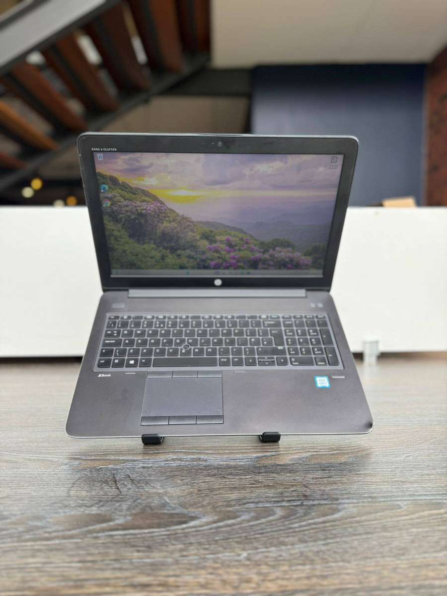 HP ZBook 15 G4 Mobilework station Intel Core i7-7820HQ quad-core processor , With Nvidia Graphics