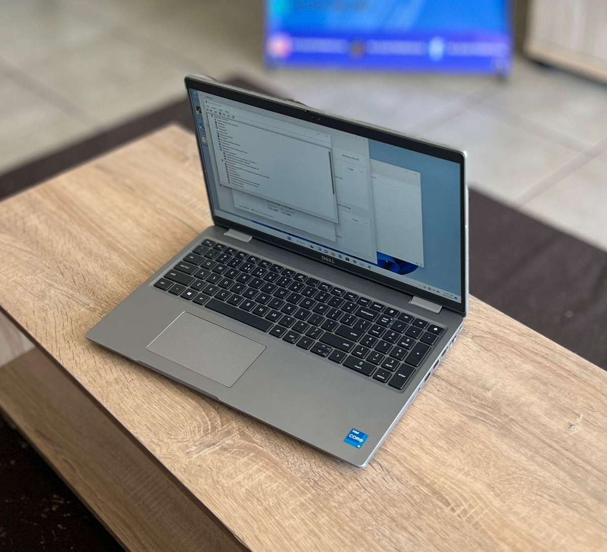 Dell Latitude 5520 , intel Core i5vPro - 1135CPU, 11th Generation