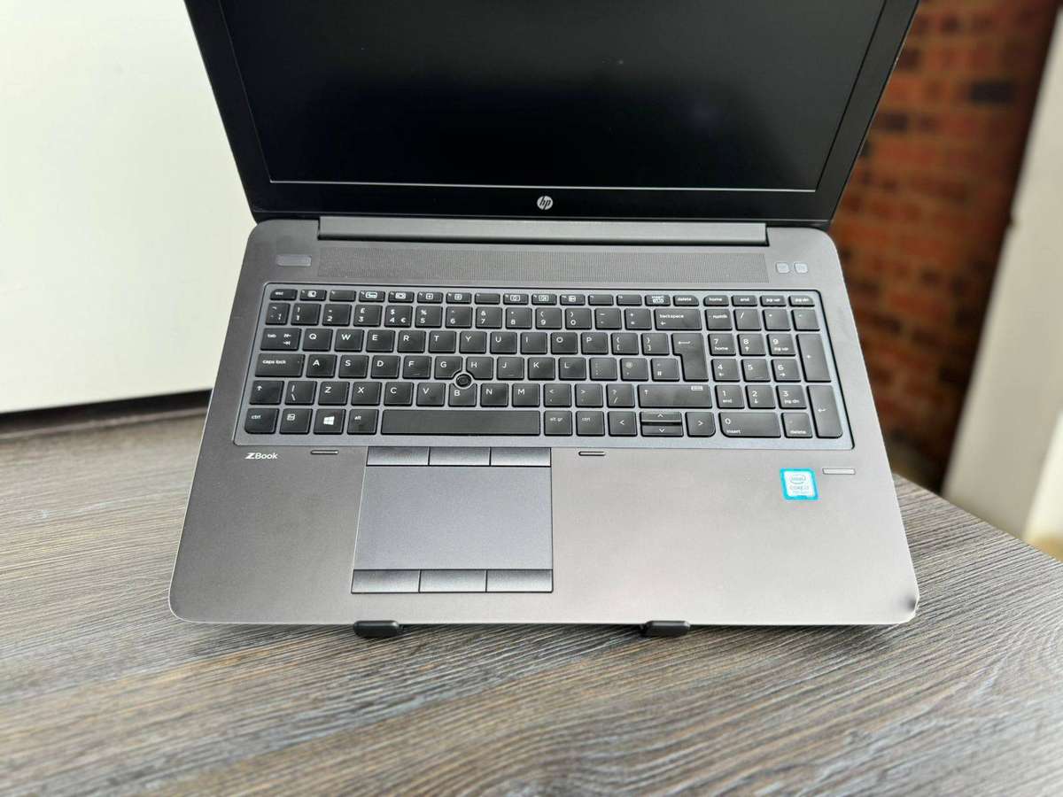 HP ZBook 15 G4 Mobilework station Intel Core i7-7820HQ quad-core processor , With Nvidia Graphics