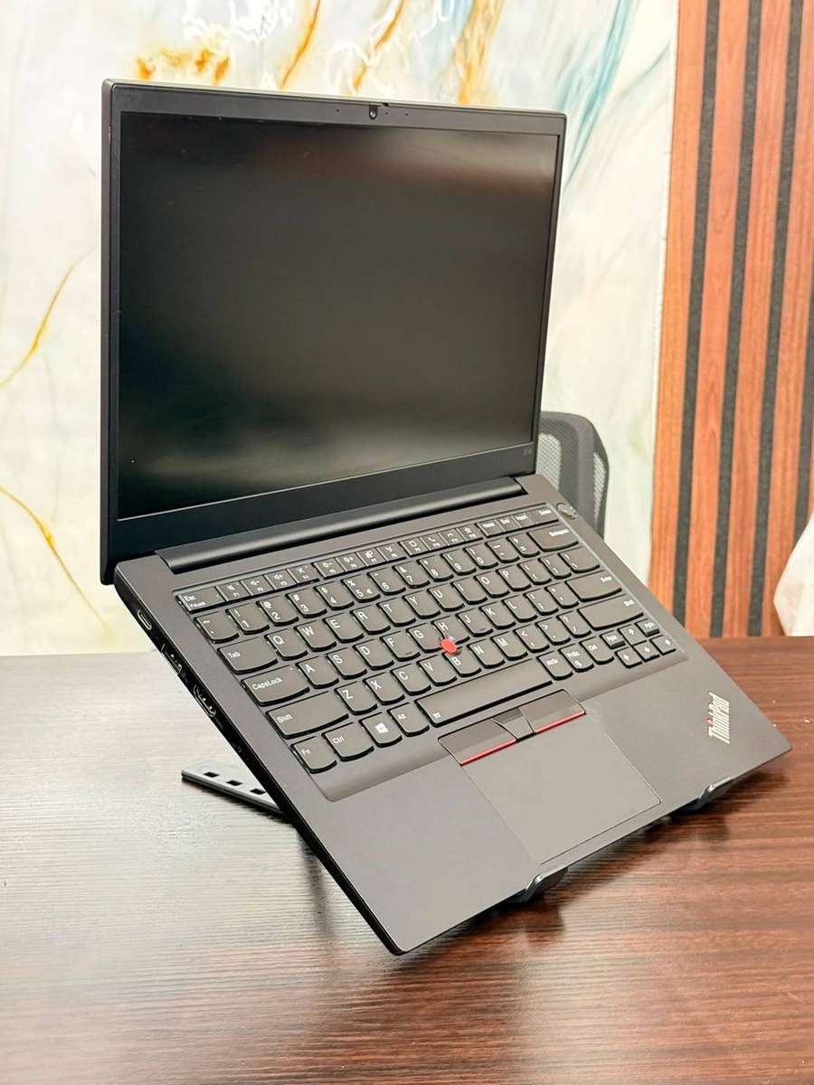 Lenovo ThinkPad E14  Processor: Intel Core i5-1135G7 (11th Gen with Intel Iris Xe Graphics 