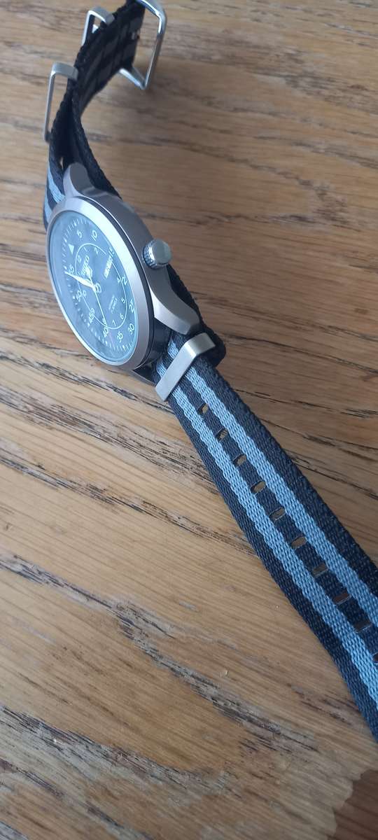 Sieko 5  Quartz  Please Read