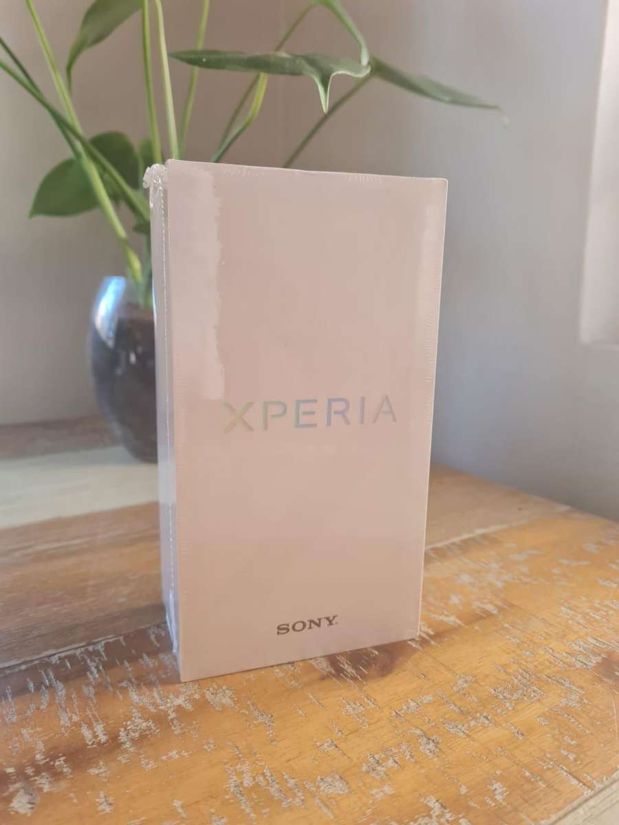 Sony Xperia XZ1 64GB Black Bundle(Sony Xperia E1 & LG Leon)