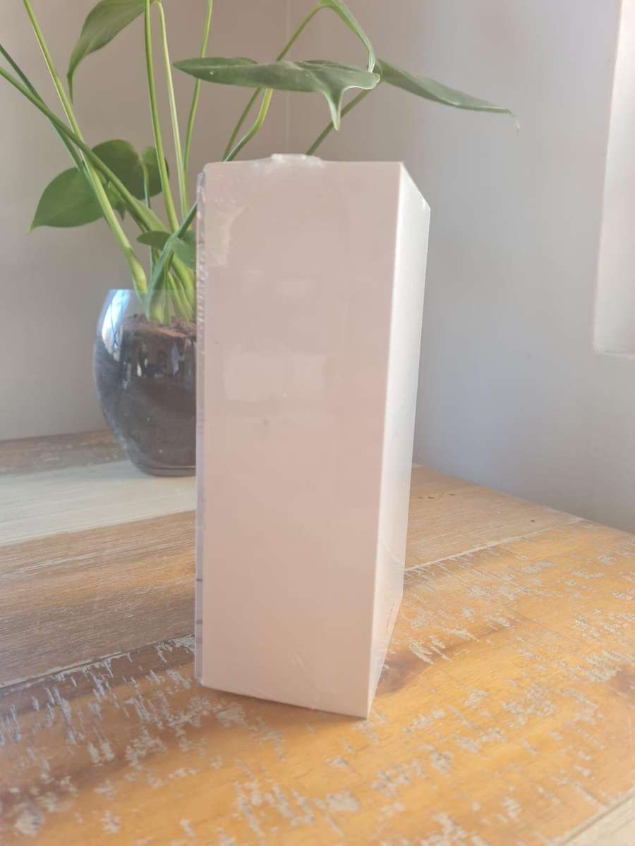 Sony Xperia XZ1 64GB Black Bundle(Sony Xperia E1 & LG Leon)