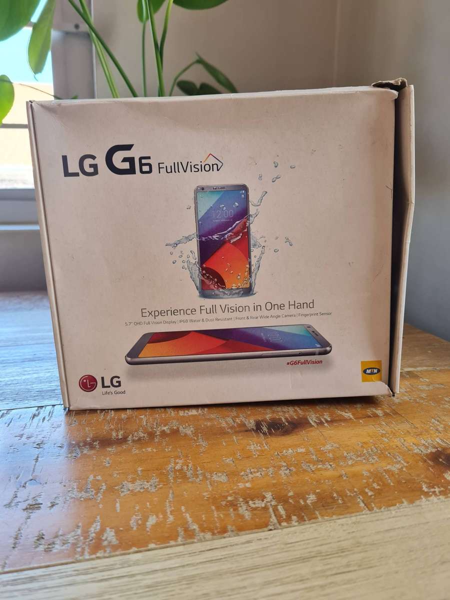 LG G6 32GB Ice Platinum Bundle
