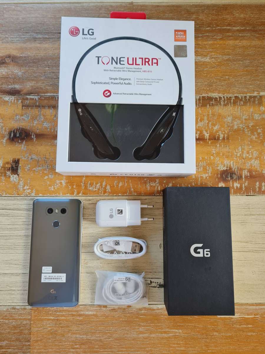 LG G6 32GB Ice Platinum Bundle