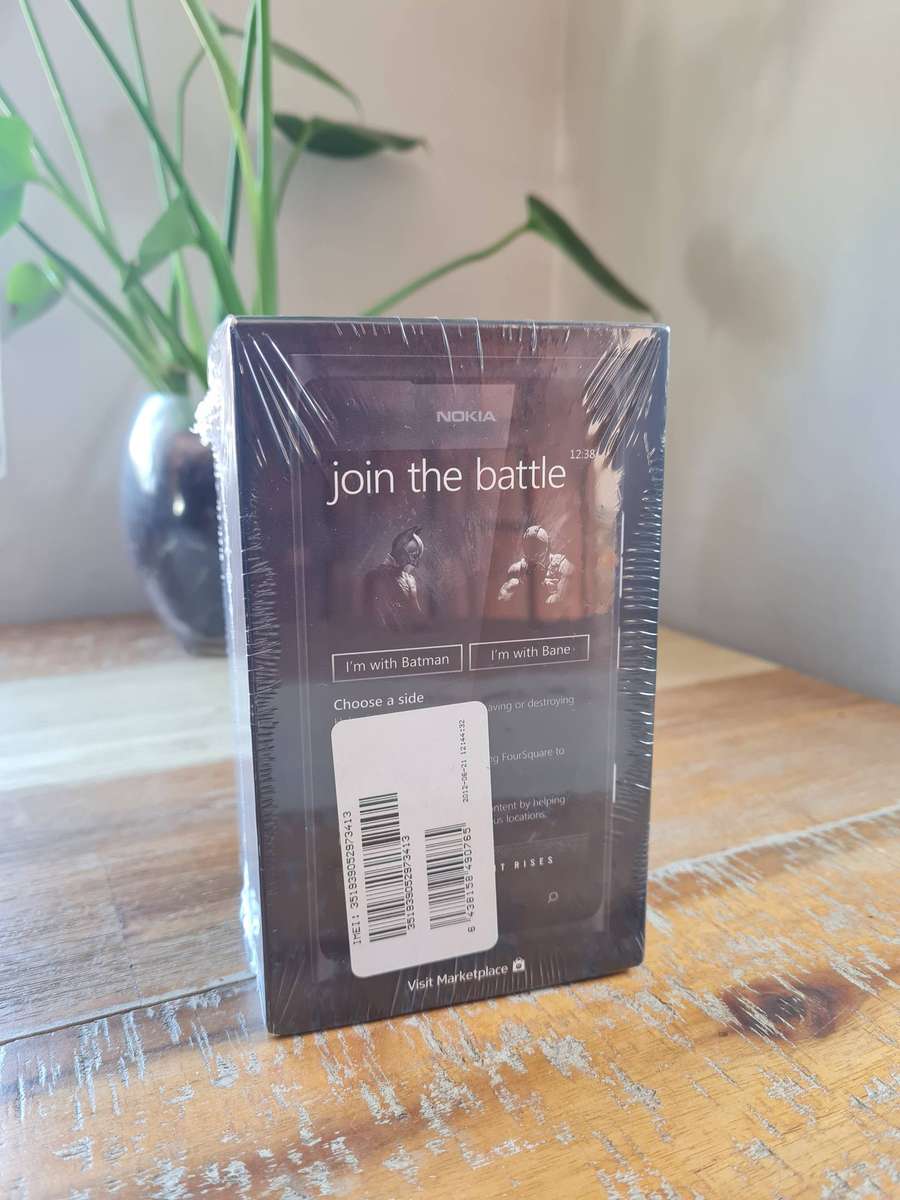 Nokia Lumia 900 16GB Black Bundle(Nokia Lumia 640)