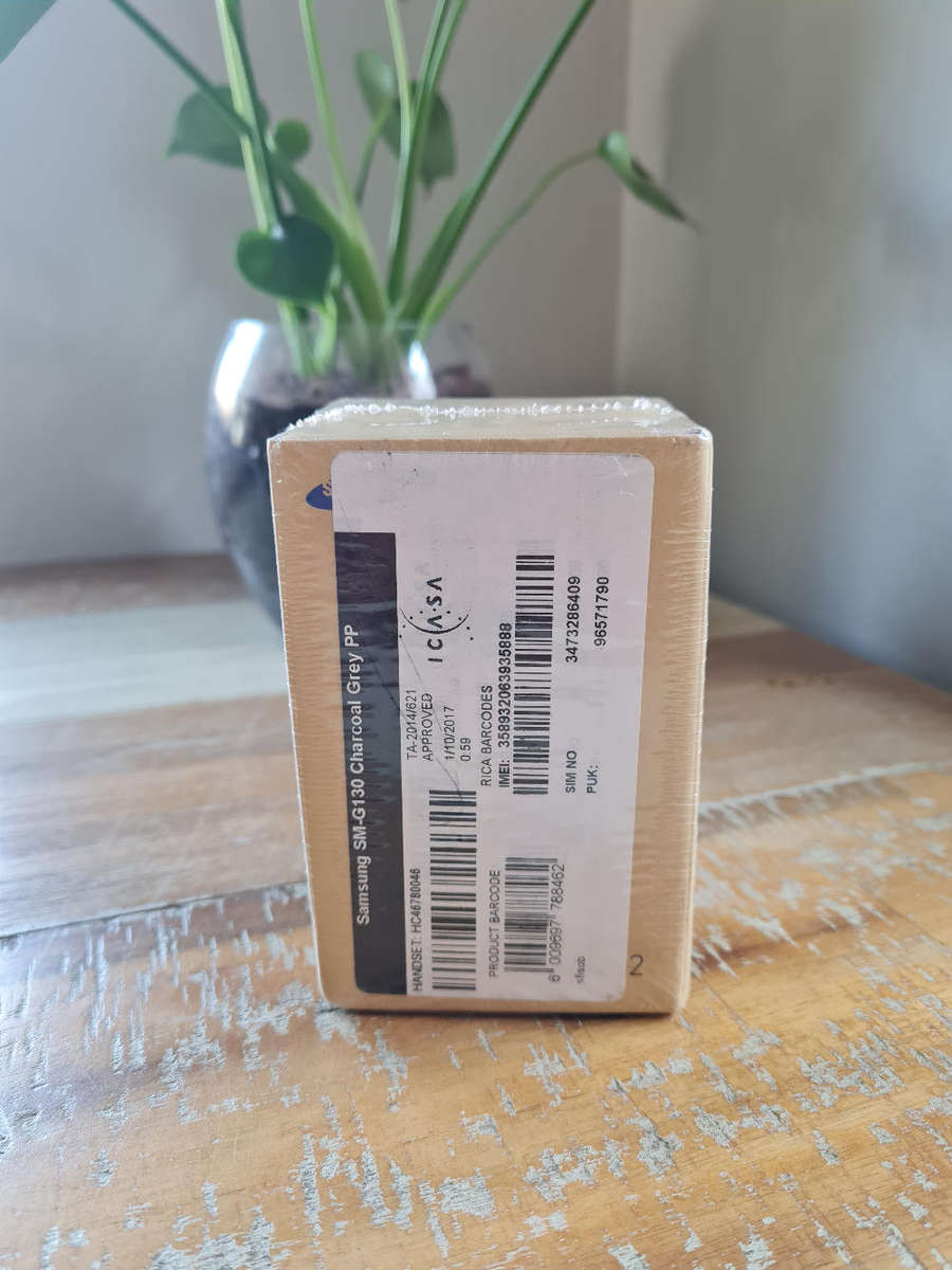 Samsung Galaxy S6 Edge + 32GB Black Sapphire Bundle (Samsung Galaxy Gio & Galaxy Young 2)