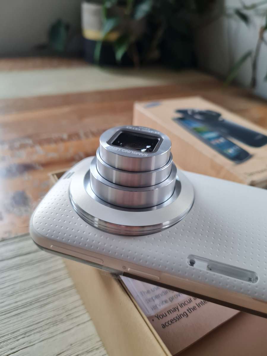 Samsung Galaxy K Zoom C115 8GB Shimmery White