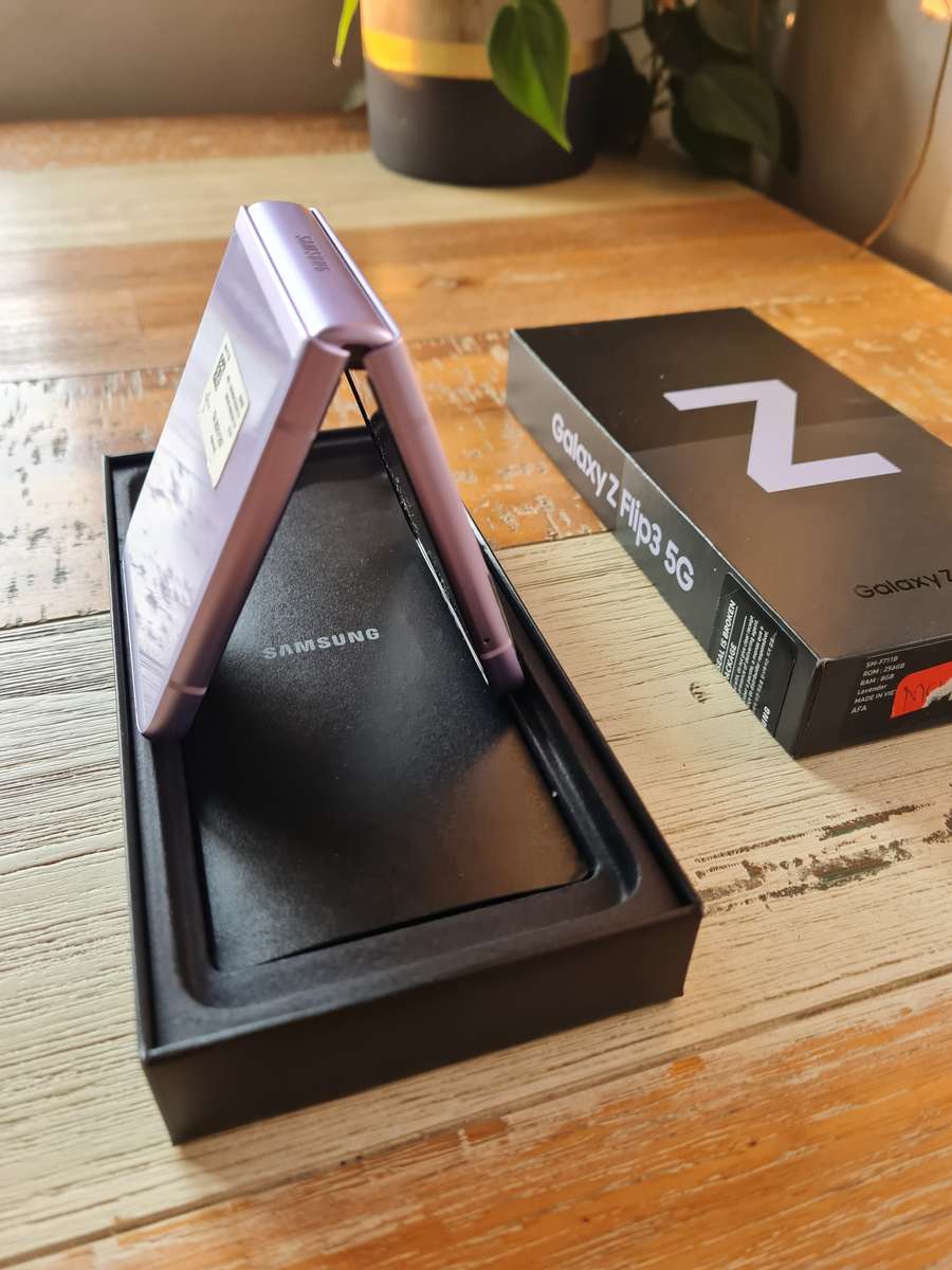 Samsung Galaxy Z Flip3 256GB Lavender