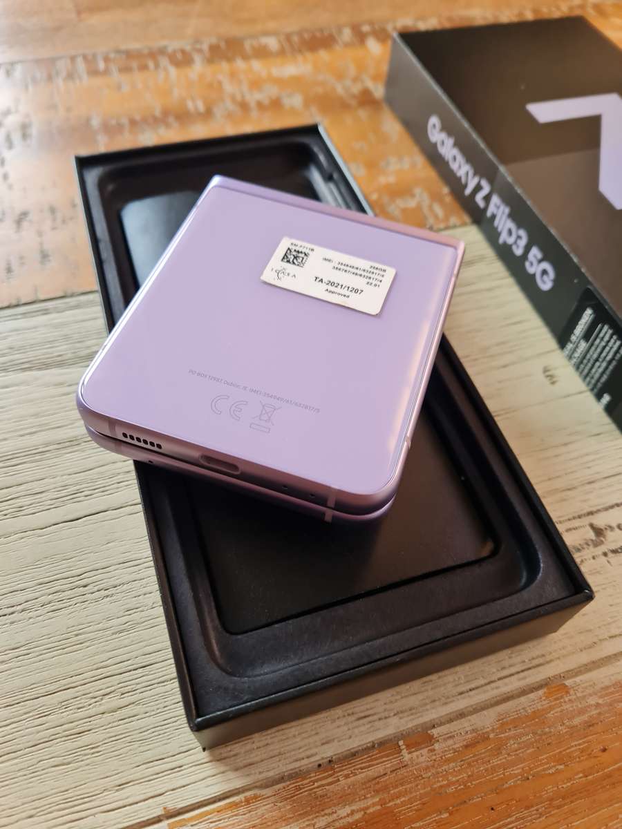 Samsung Galaxy Z Flip3 256GB Lavender