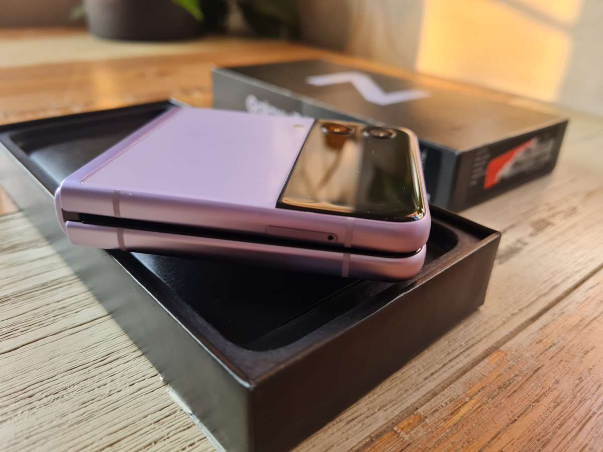 Samsung Galaxy Z Flip3 256GB Lavender