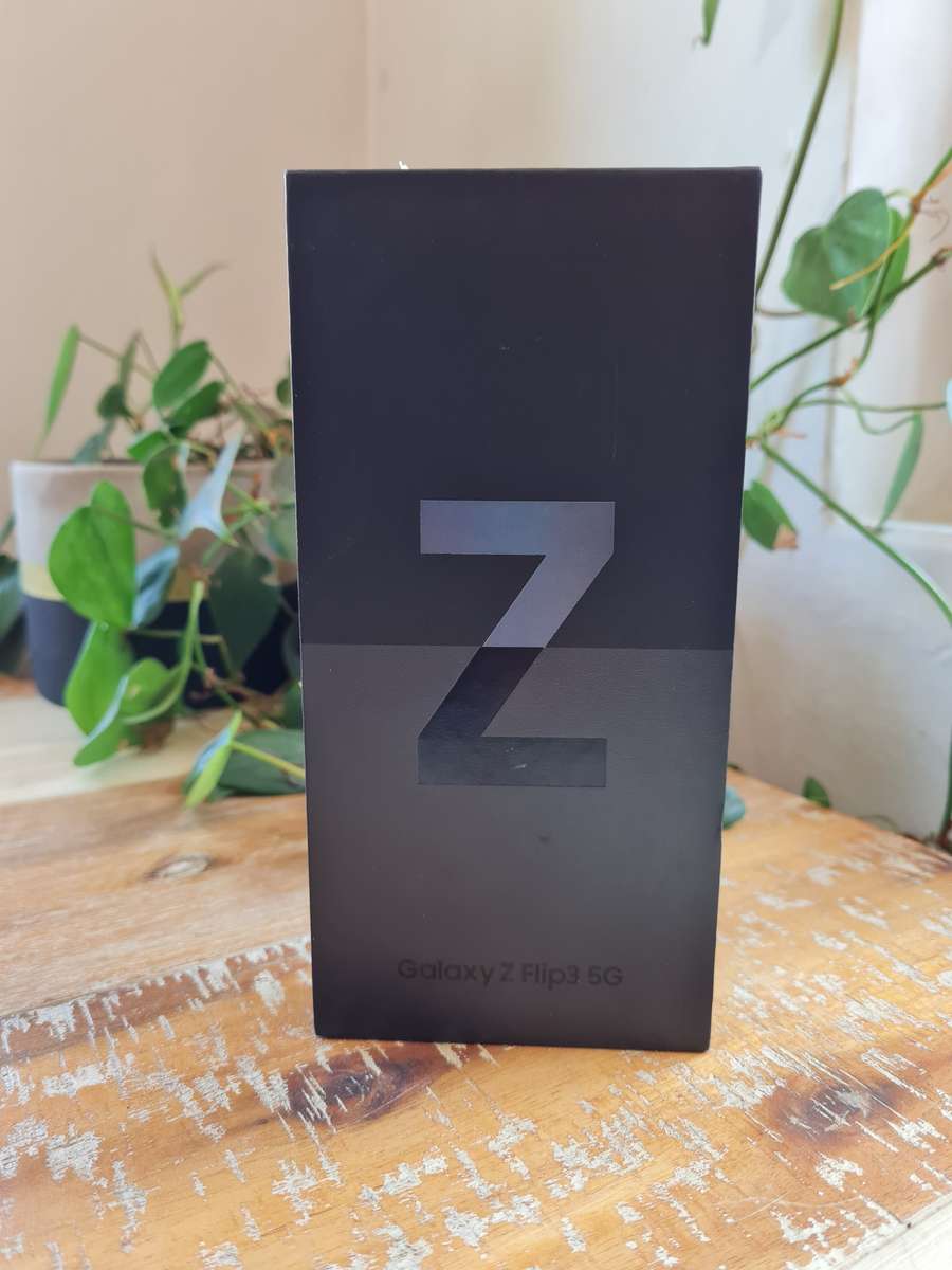 Samsung Galaxy Z Flip3 256GB Phantom Black