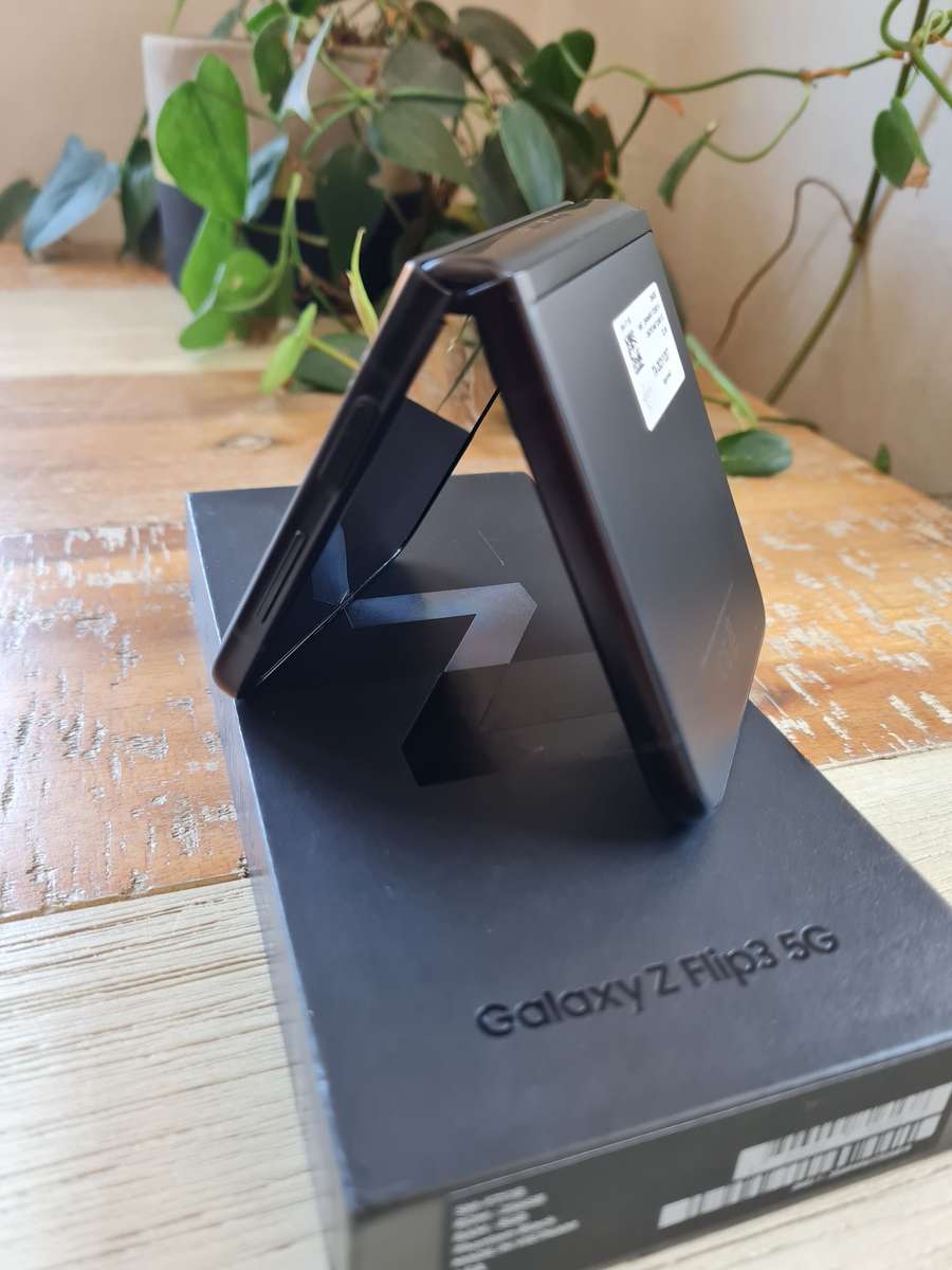 Samsung Galaxy Z Flip3 256GB Phantom Black