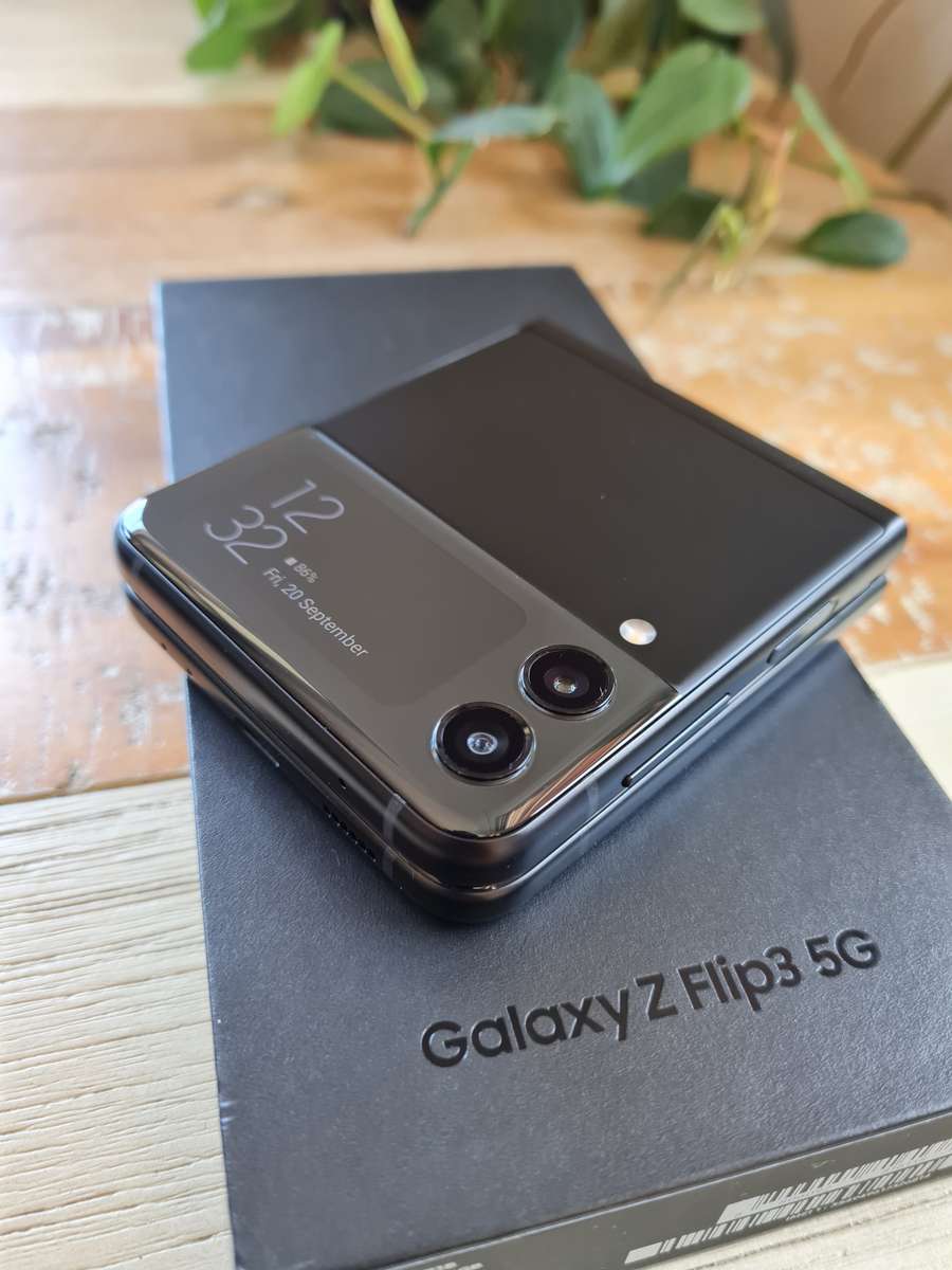Samsung Galaxy Z Flip3 256GB Phantom Black