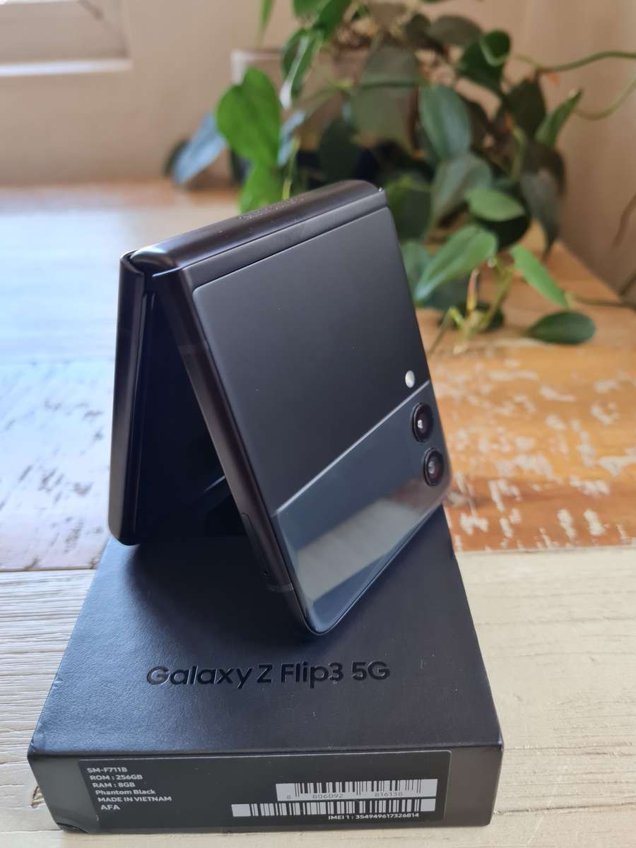 Samsung Galaxy Z Flip3 256GB Phantom Black