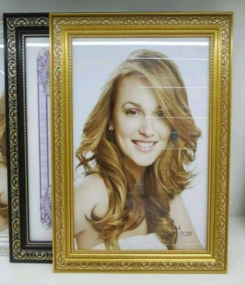 A4 picture frames -gold photo / certificate frame - Set of 3