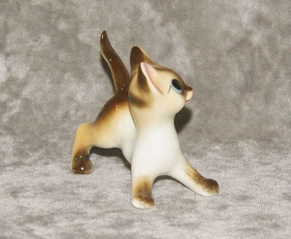 Vintage porcelain Siamese cat figurine