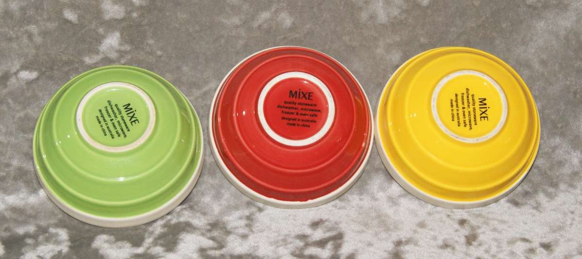Set of 3 Mixe Stoneware Ramekin bowls