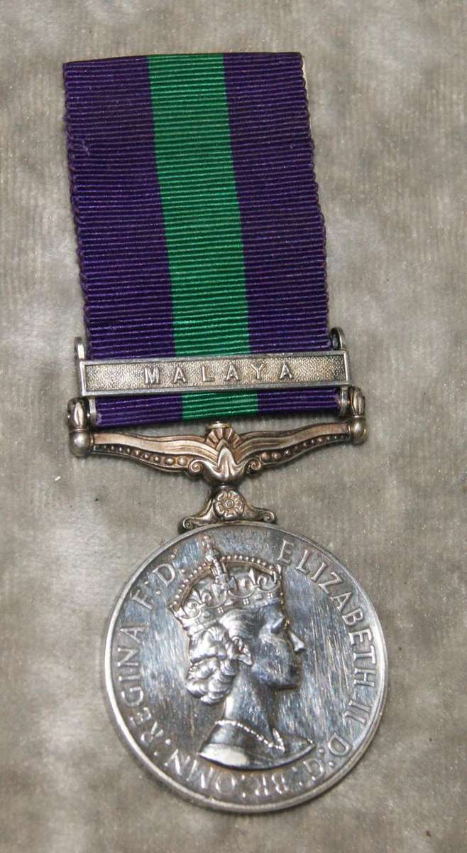 Queens service medal "Malaya" @ crazy low R1 start