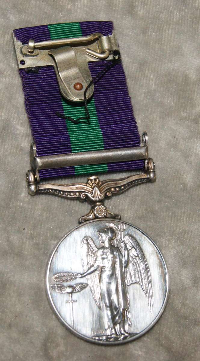Queens service medal "Malaya" @ crazy low R1 start