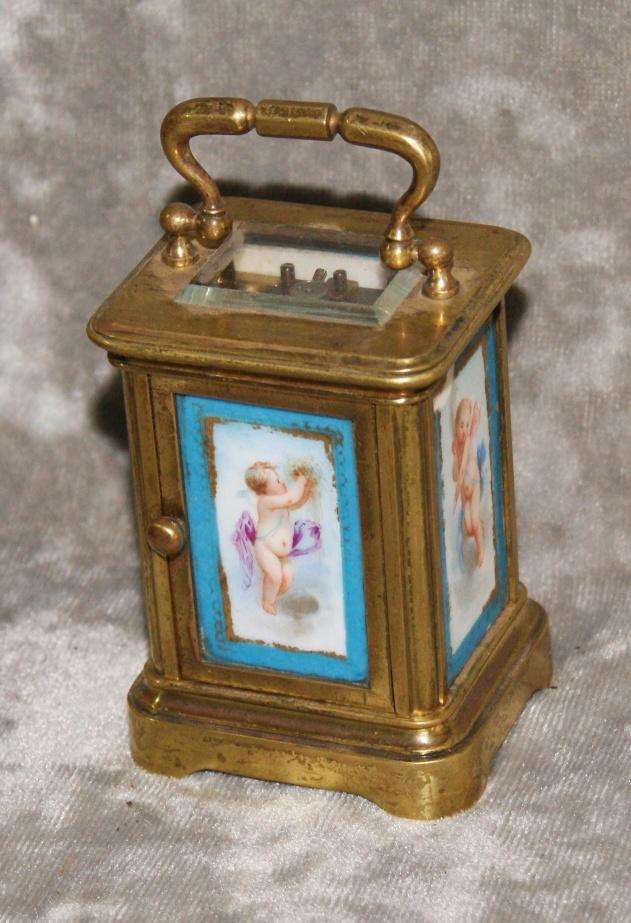 Antique miniature Carriage clock with 2 original keys (untested)