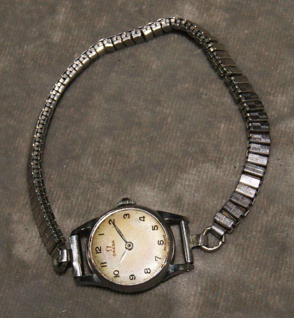 1940's Omega ladies wrist watch (untested, missing glass) @ crazy low R1 start