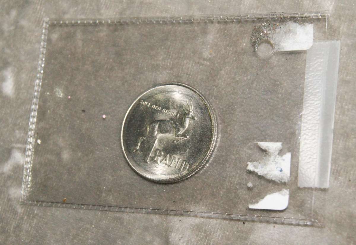 1977 R1 coin UNC @ crazy low R1 start