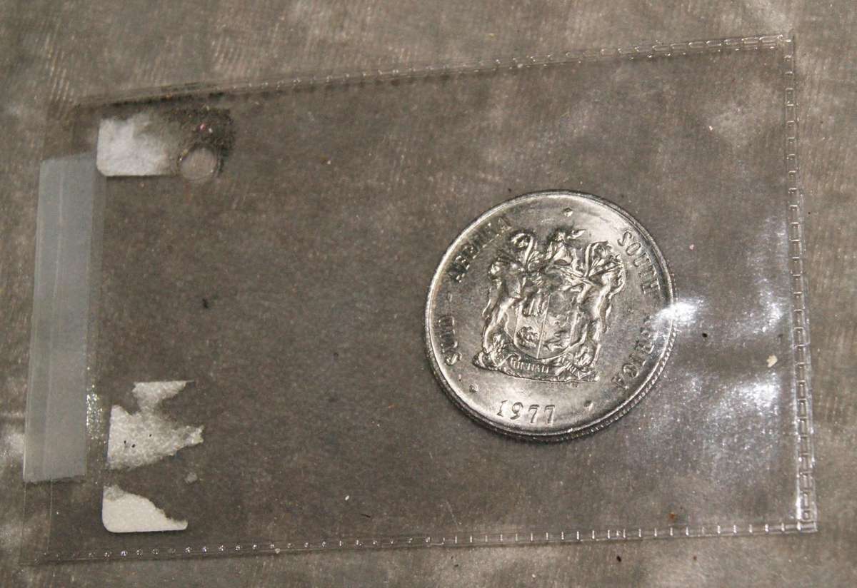 1977 R1 coin UNC @ crazy low R1 start