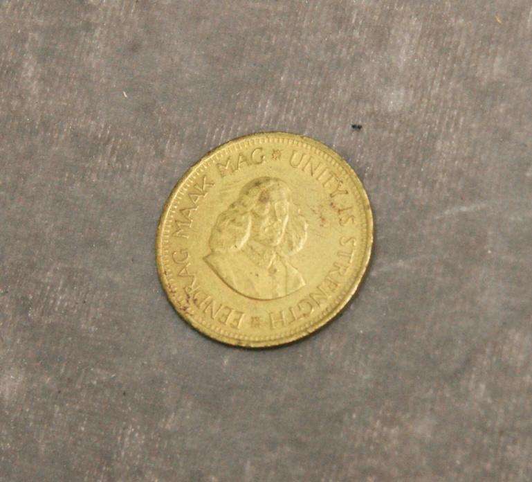 1963 1/2c South Africa coin UNC @ crazy low R1 start