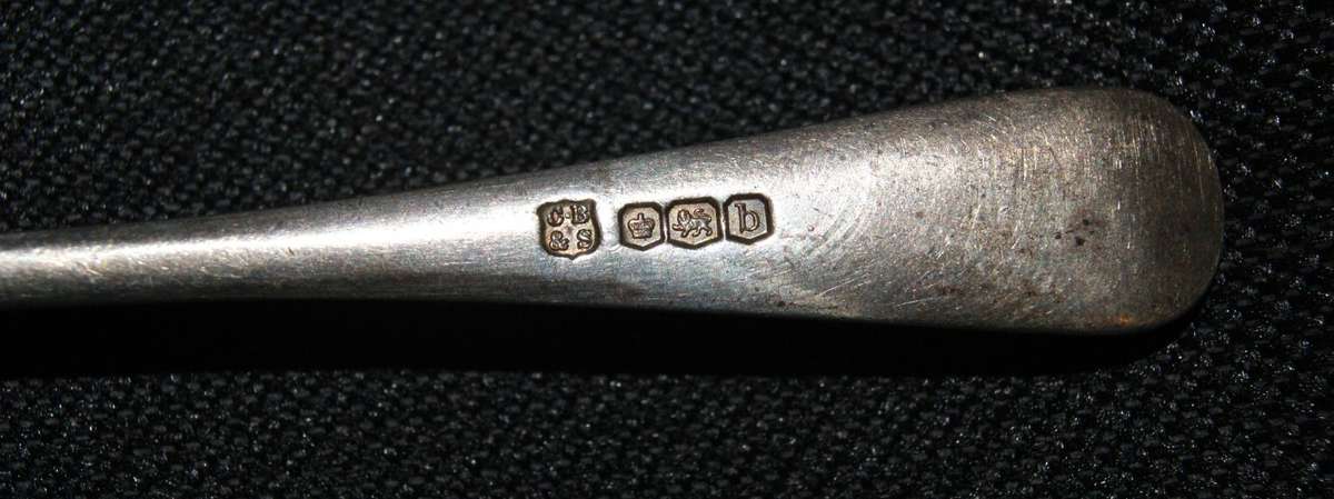 Hallmarked Silver Sheffield 1919 Teaspoon (13.1g)
