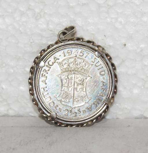 1957 South Africa 1/2 Crown (XF/AU) in Silver Pendant. Not mounted (19.1g) @@@ CRAZY LOW R1 START
